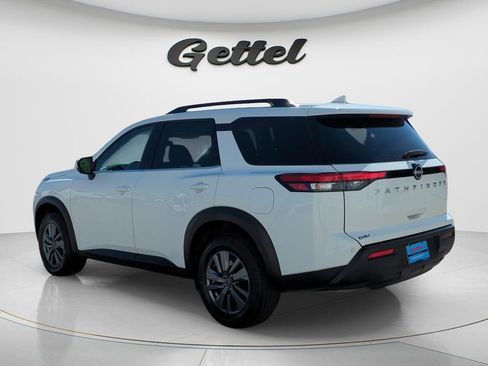 Certified 2025 Nissan Pathfinder SV image 14