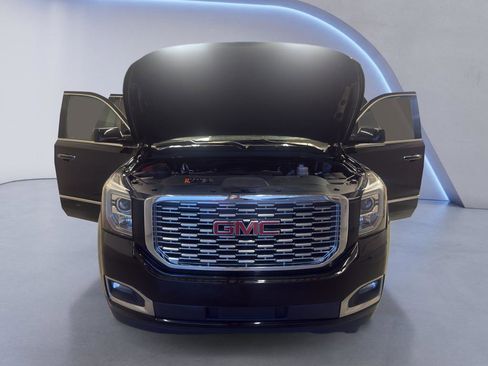 Used 2019 GMC Yukon Denali w/ Open Road Package AWD/4WD image 8