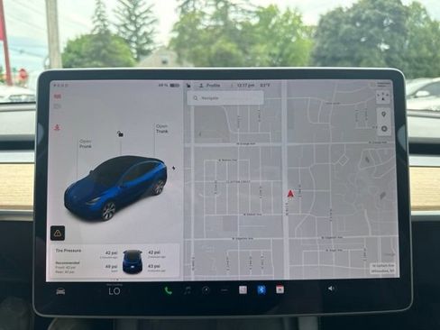 Used 2021 Tesla Model Y Long Range AWD/4WD image 28