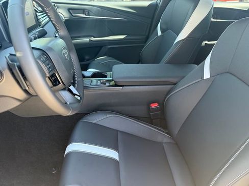 Used 2026 Toyota Camry SE FWD image 10