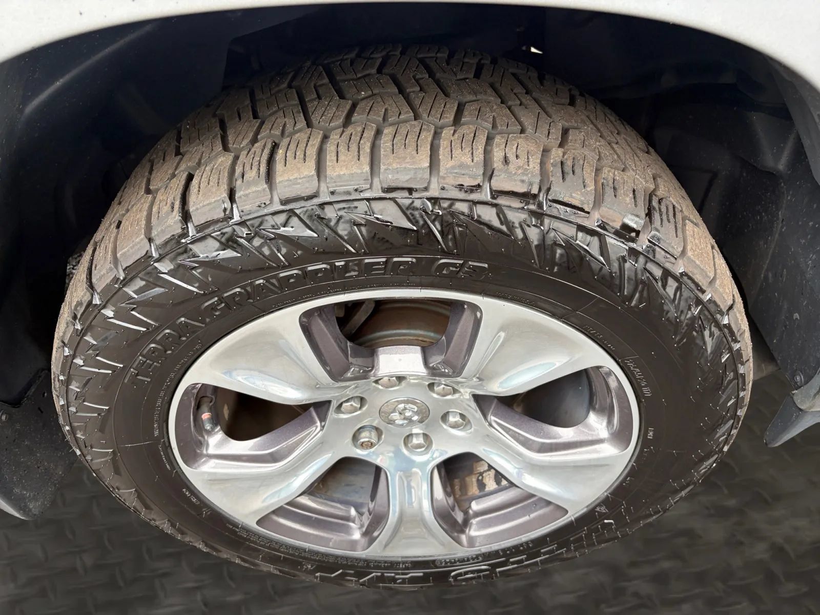 Used 2019 RAM 1500 Laramie AWD/4WD image 39