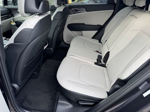 New 2026 Kia Sportage EX w/ EX Panorama Roof Package image 11