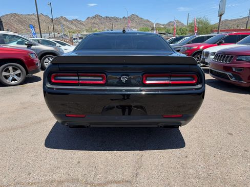 Used 2015 Dodge Challenger SRT Hellcat RWD image 6