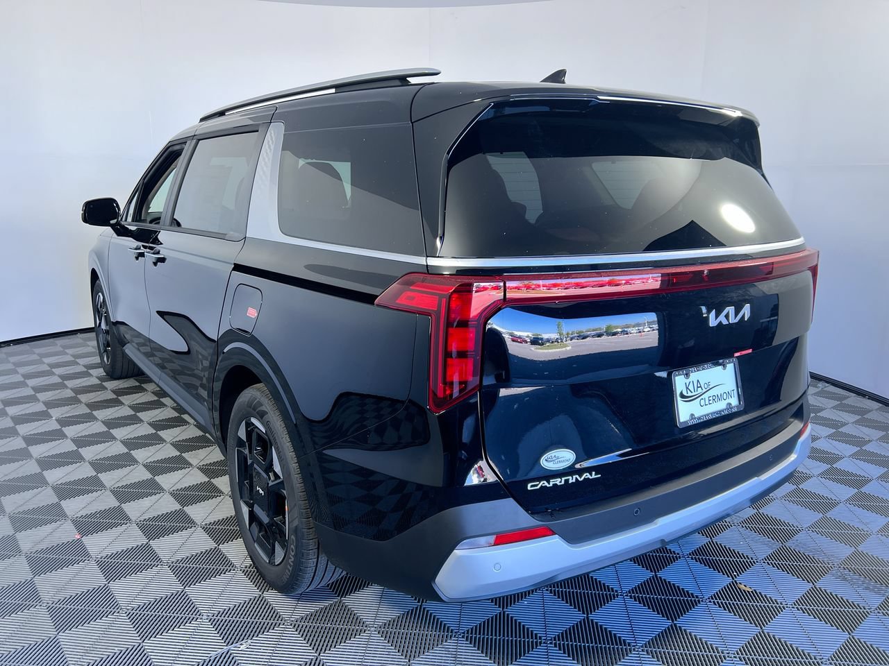 New 2026 Kia Carnival EX FWD image 6