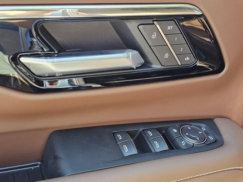 New 2026 Chevrolet Suburban High Country AWD/4WD image 25