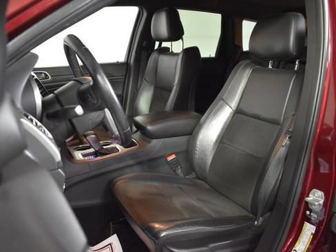 Used 2021 Jeep Grand Cherokee Laredo X AWD/4WD image 9