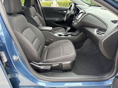 Used 2025 Chevrolet Malibu LT FWD image 14
