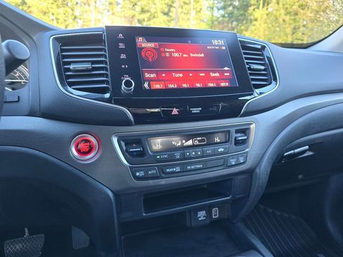 Certified 2023 Honda Ridgeline Sport image 18