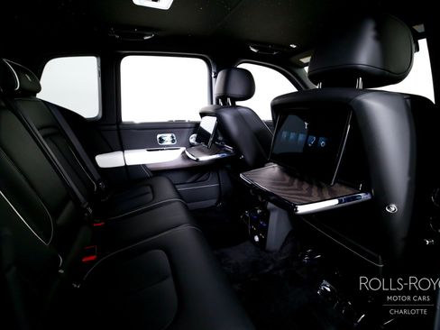 Used 2026 Rolls-Royce Cullinan AWD/4WD image 31