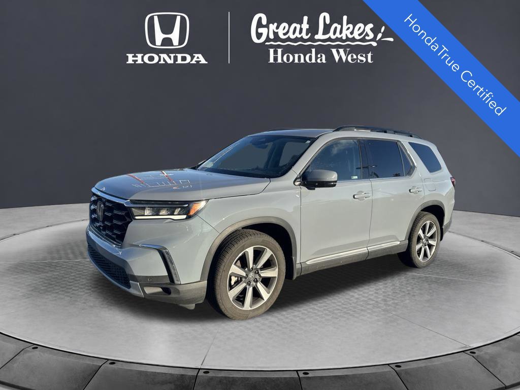Used 2025 Honda Pilot Touring image 1