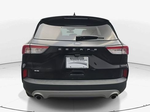 Used 2022 Ford Escape SE image 8