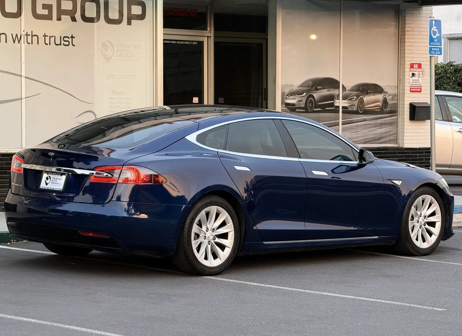 Used 2016 Tesla Model S 75D AWD/4WD image 10