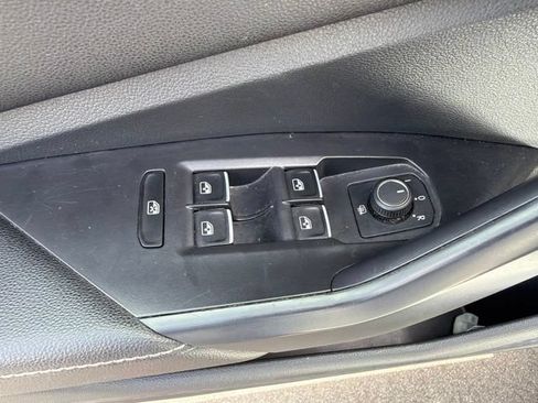 Used 2025 Volkswagen Jetta S FWD image 17