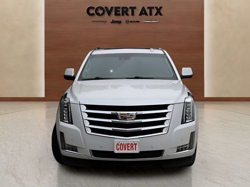 Used 2019 Cadillac Escalade Luxury RWD image 8