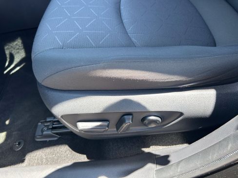 Used 2021 Toyota RAV4 XLE FWD image 29