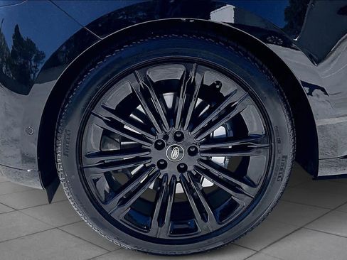 Used 2025 Land Rover Range Rover SE image 10