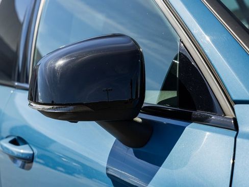 Certified 2023 Volvo XC40 B5 Plus w/ Driver Assist Package image 15