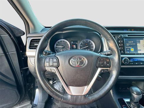 Used 2017 Toyota Highlander Limited Platinum image 11
