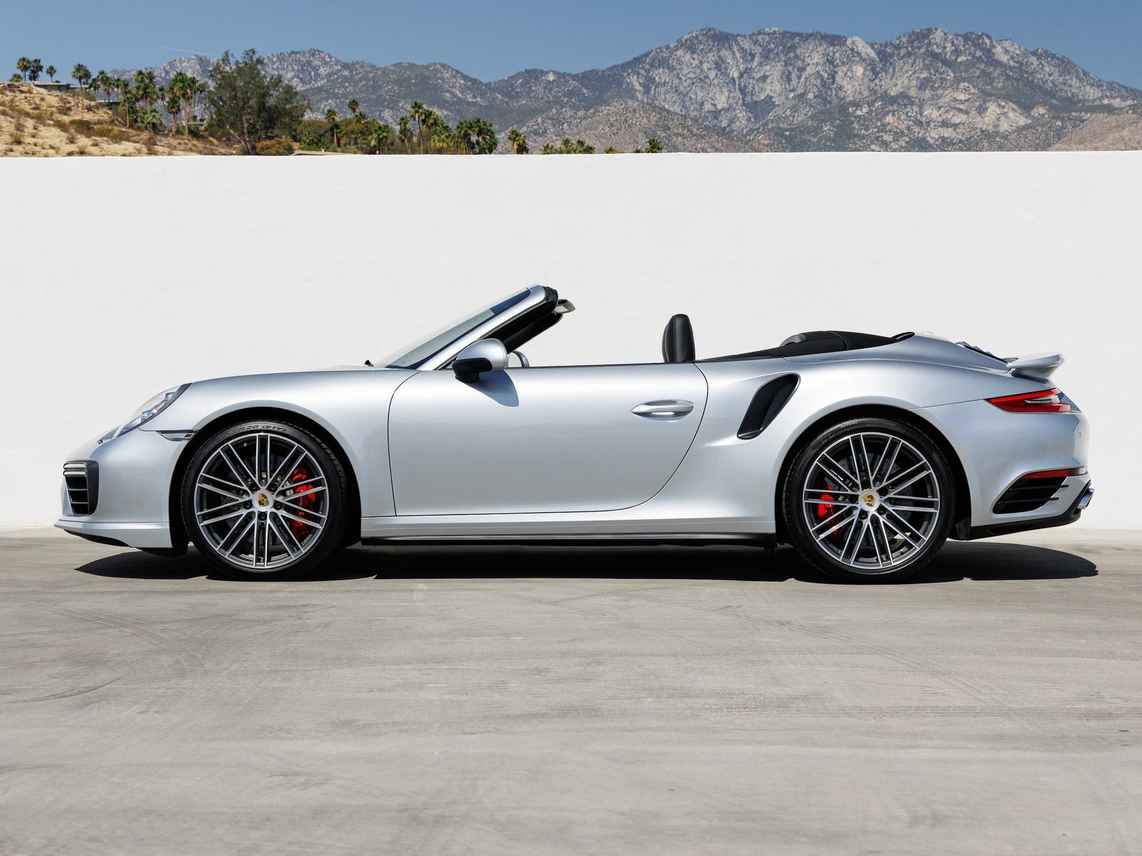 Used 2017 Porsche 911 Turbo AWD/4WD image 2