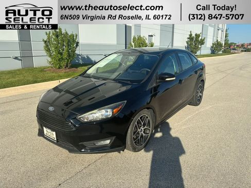Used 2017 Ford Focus SE FWD image 1