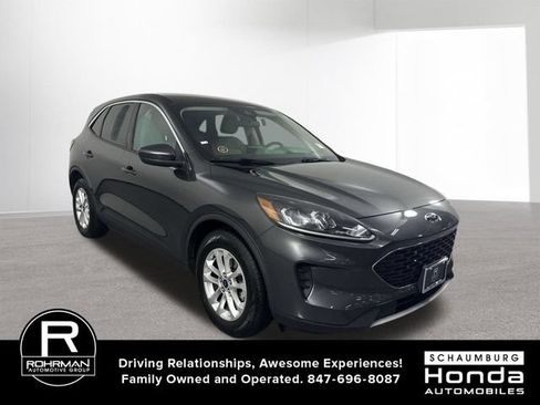 Used 2020 Ford Escape SE FWD image 3