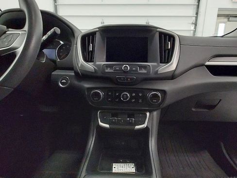 Used 2023 GMC Terrain SLE w/ Driver Convenience Package image 22