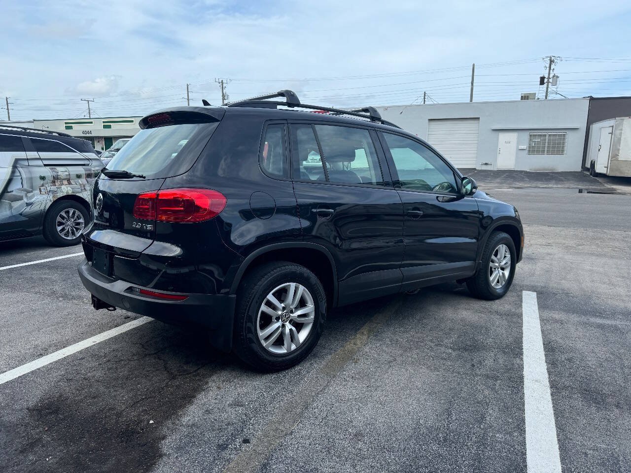 Used 2015 Volkswagen Tiguan S FWD image 6
