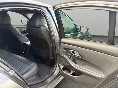 Used 2021 BMW 330i xDrive Sedan w/ Premium Package image 15