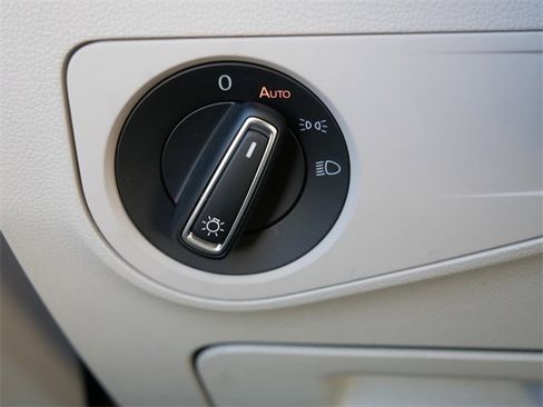 Certified 2022 Volkswagen Tiguan SE image 25