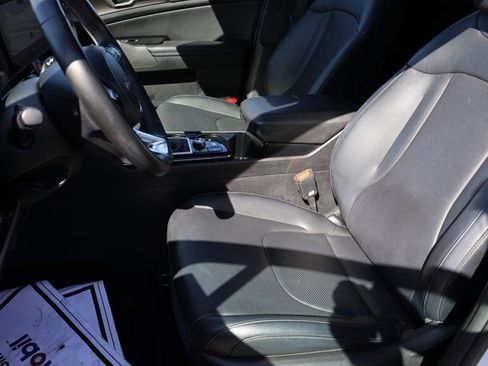 Used 2023 Kia Sportage EX image 41