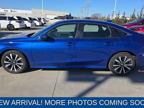 Used 2023 Honda Civic EX image 2