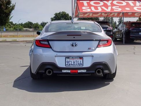 Used 2023 Toyota GR86 Premium w/ ALL Weather Mat Package (TMS) RWD image 9