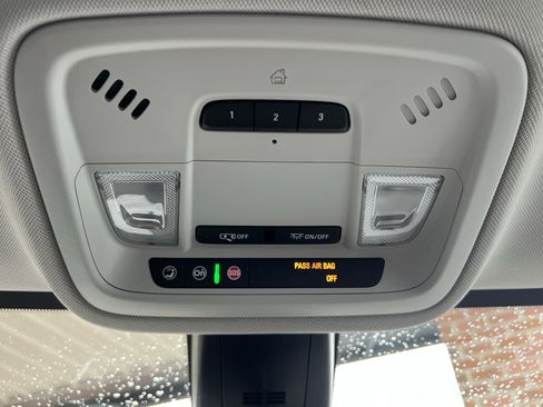 Used 2019 Chevrolet Traverse Premier AWD/4WD image 43