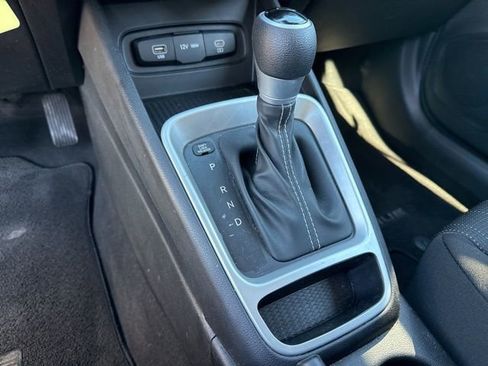 Certified 2023 Hyundai Venue SE w/ Cargo Package image 6