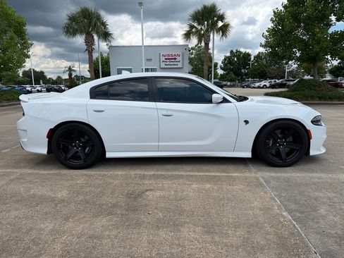 Used 2019 Dodge Charger SRT Hellcat w/ Navigation & Travel Group RWD image 6