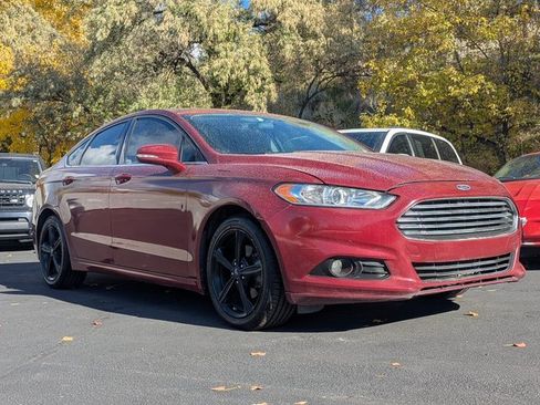 Used 2016 Ford Fusion SE image 1