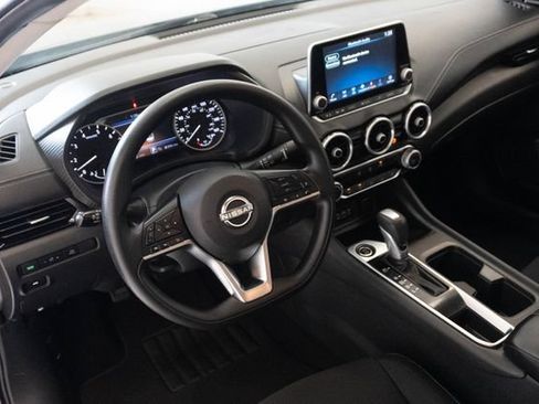 Used 2025 Nissan Sentra SV FWD image 3