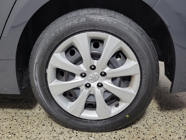 Used 2025 Toyota Corolla LE FWD image 8