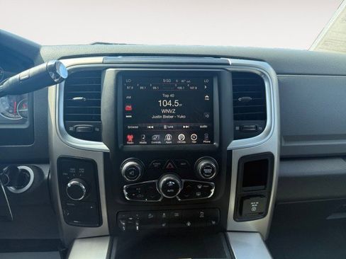 Used 2017 RAM 2500 Lone Star w/ Black Appearance Group AWD/4WD image 8