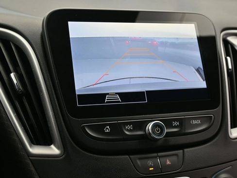 Used 2025 Chevrolet Malibu LT FWD image 18