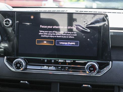 Used 2024 Chevrolet Colorado Trail Boss w/ Technology Package image 13