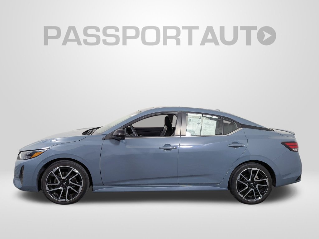 Used 2024 Nissan Sentra SR w/ SR Premium Package FWD image 2