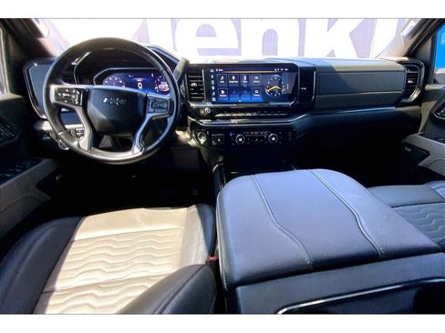 Used 2025 Chevrolet Silverado 2500 ZR2 AWD/4WD image 17