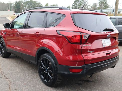 Used 2019 Ford Escape SE image 4