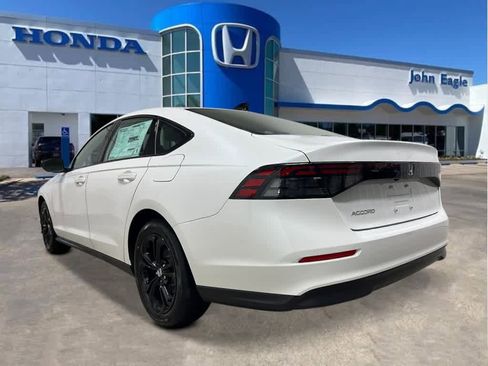 New 2025 Honda Accord SE image 3