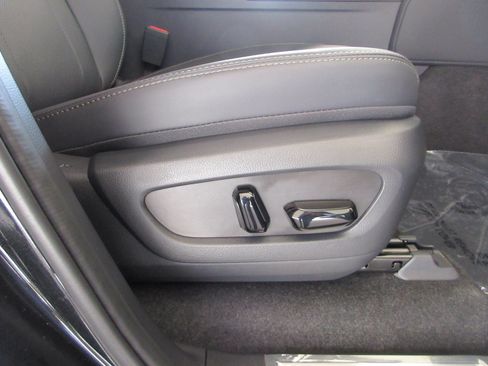 Used 2026 Lexus GX 550 AWD/4WD image 25