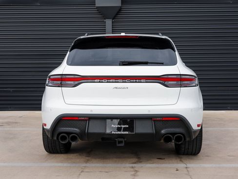 Certified 2024 Porsche Macan image 6