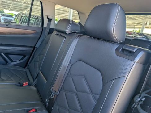 Used 2025 Volkswagen Atlas SE FWD image 25