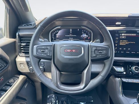 Used 2023 GMC Sierra 1500 AT4 w/ AT4 Premium Package AWD/4WD image 12