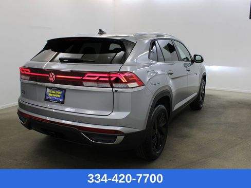 New 2026 Volkswagen Atlas Cross Sport SE image 4